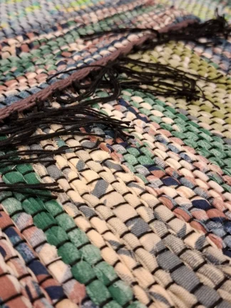 Kirju rohelistes toonides kaltsuvaip